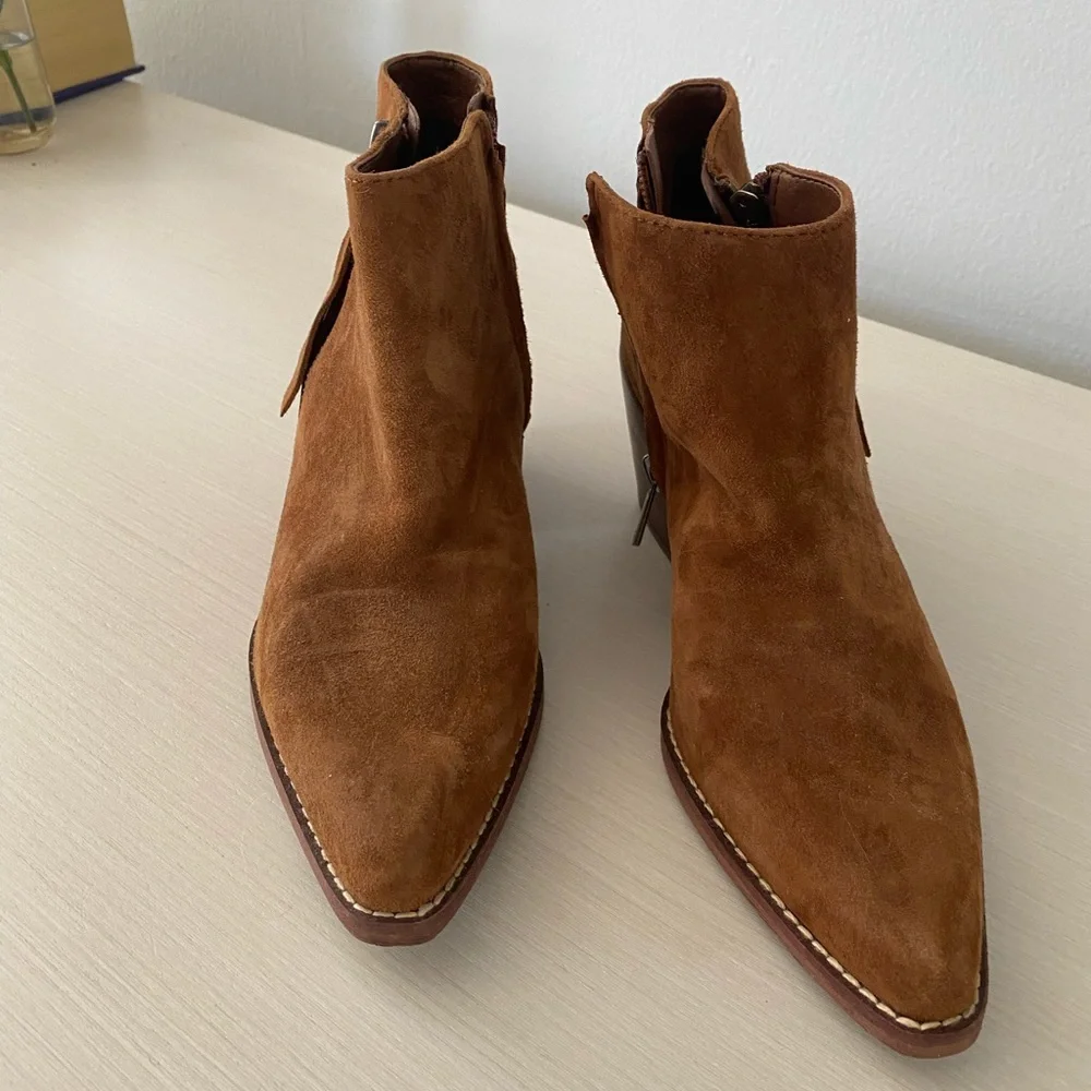 Boots - Picture 3 of 3